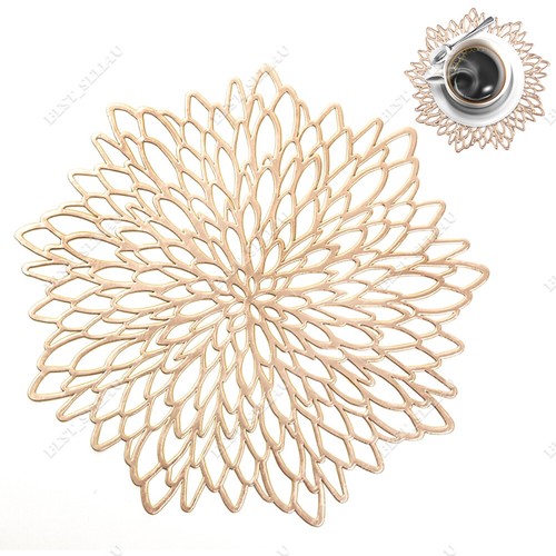 Set round placemats and - of,